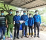 Đoàn Thanh niên huyện thăm, tặng quà các đội thanh niên tình nguyện và lực lượng tham gia làm nhiệm vụ tại các chốt kiểm soát dịch trên địa bàn huyện